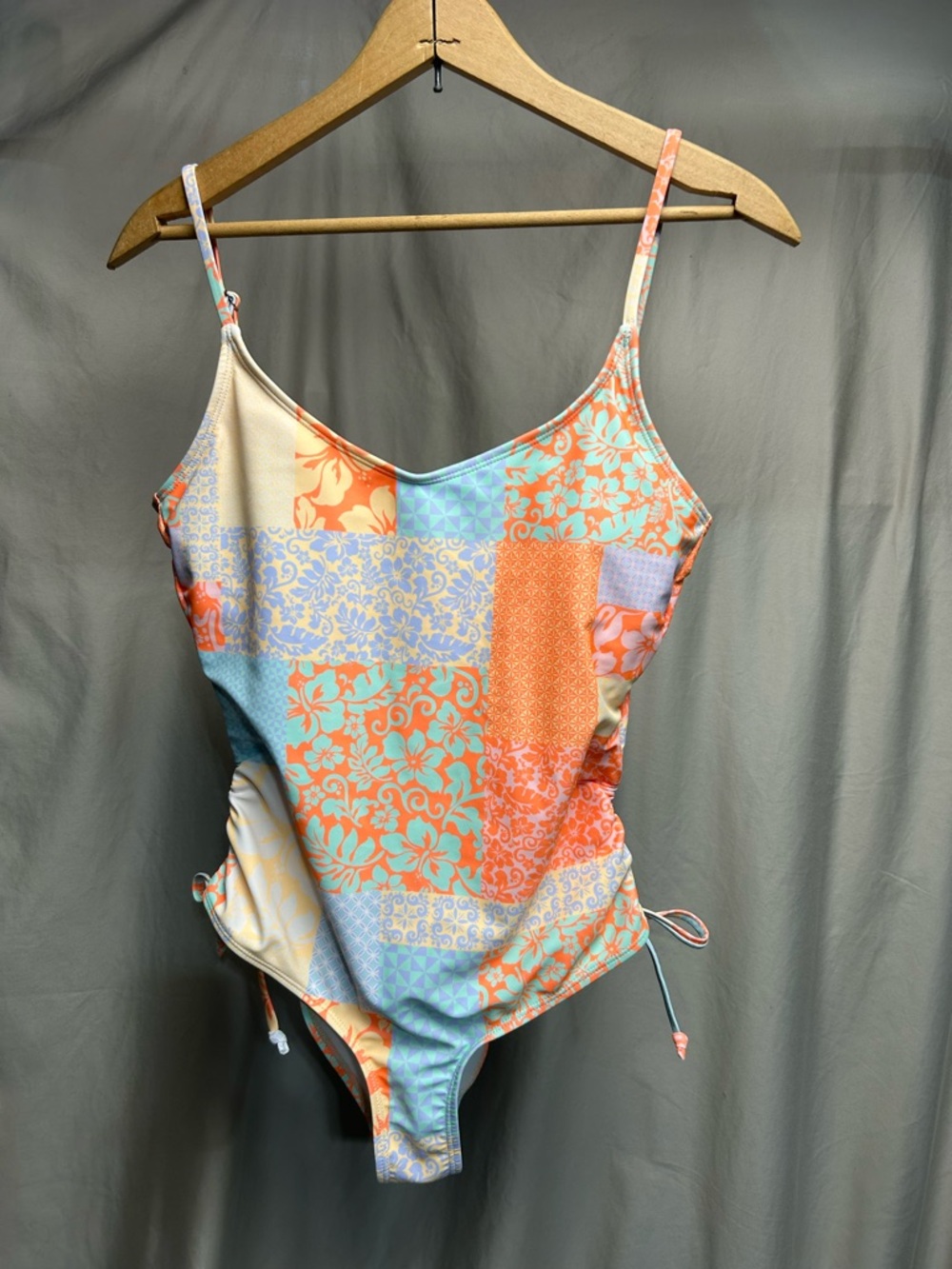 Ocean Pacific Sz M colorful summer padded one piece with adjustable straps